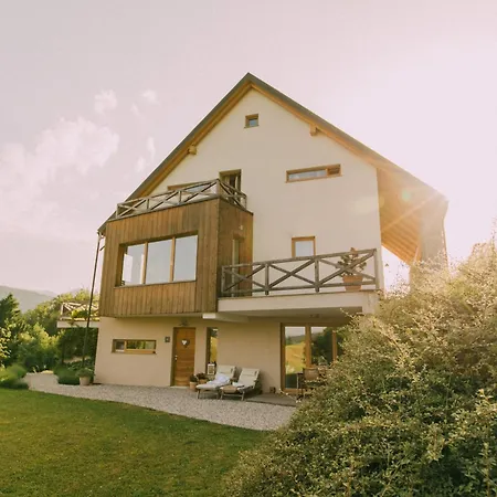 Lill' Hill Estate & Wellness - Anna * Idrija
