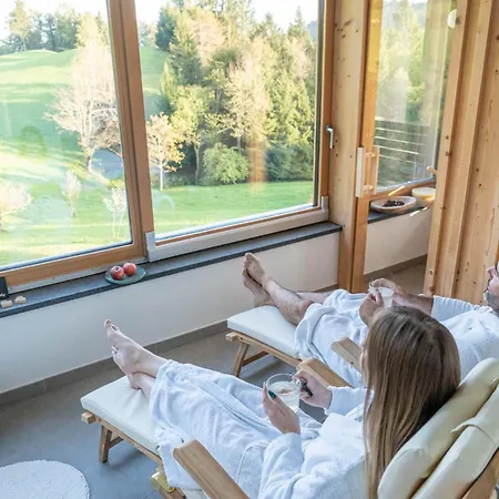Lill' Hill Estate & Wellness - Anna 이드리야