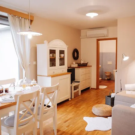 Villa Na Kupcku Estate 