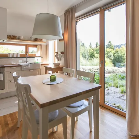 Lill' Hill Estate & Wellness - Anna * Idrija