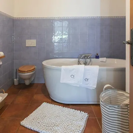 Lill' Hill Estate & Wellness - Anna Villa Idrija