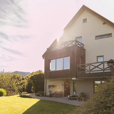 Lill' Hill Estate & Wellness - Anna * Idrija